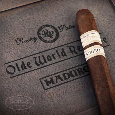 Rocky Patel Olde World Reserve Maduro Robusto-www.cigarplace.biz-31