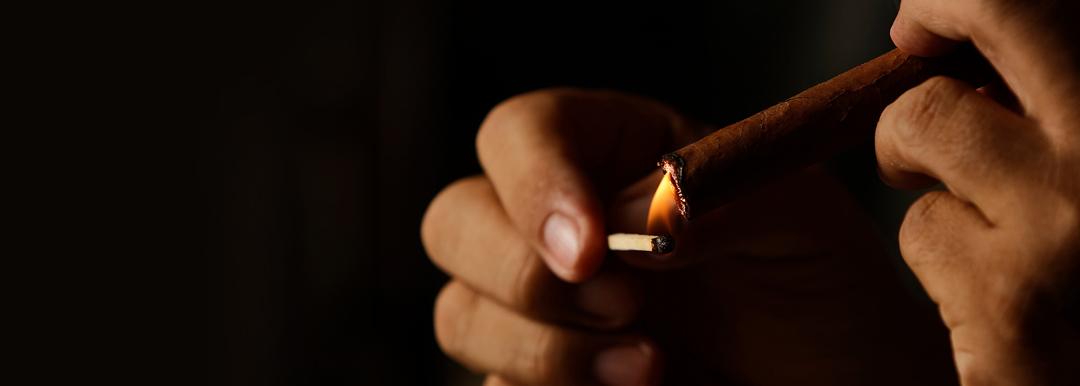 How to Light a Cigar Like an Expert